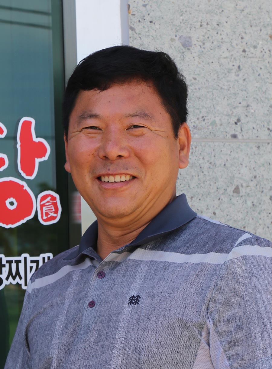 해남 땅끝 송호마을 용양배 어촌계장 “싱싱한 전복요리 먹고 다양한 체험도 하세요”